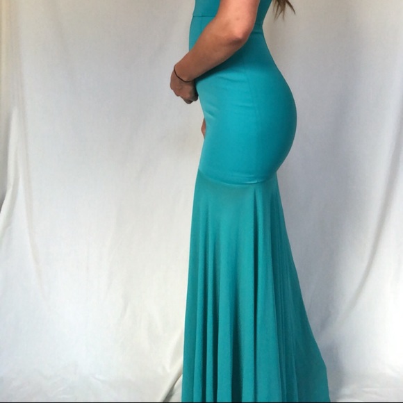 BCBG MAXAZRIA Beautiful teal gown - Picture 3 of 16